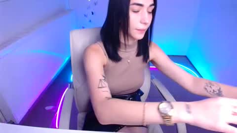 Tayla online show from October 10, 2025, 12:37 pm