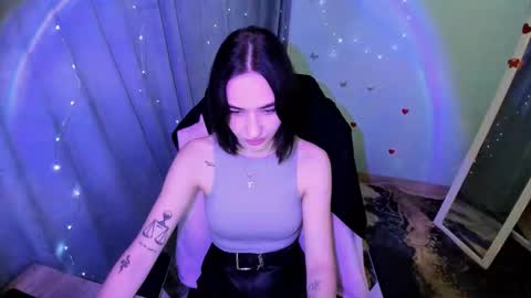 Tayla online show from November 27, 2025, 8:05 am