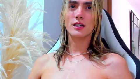 tayler_swift1 online show from October 13, 2025, 2:50 pm