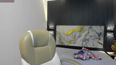 TAYLER online show from January 15, 2026, 3:22 am