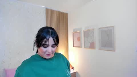 Taylor Bennet online show from November 4, 2025, 12:15 pm