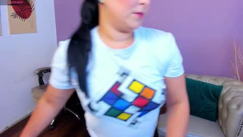 Taylor Bennet online show from December 2, 2025, 7:09 pm