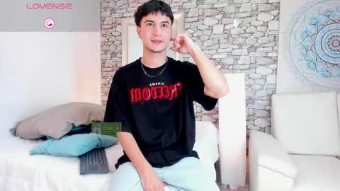 taylor_brooks_ online show from May 13, 2026, 7:55 pm