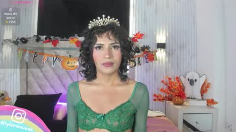 Taylor Harveey online show from November 1, 2025, 8:00 pm