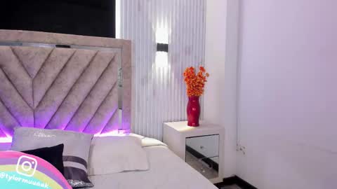 Taylor Harveey online show from December 20, 2025, 8:38 pm