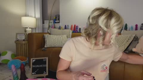 Taylor --  online show from September 30, 2025, 10:09 am