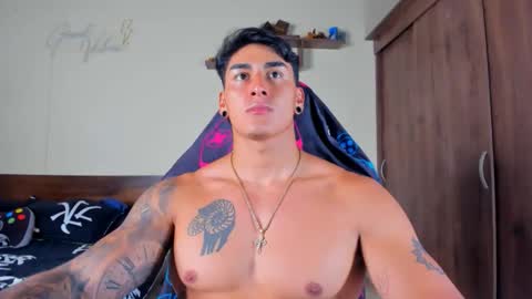 taylor_mclane1 online show from January 15, 2026, 4:33 pm