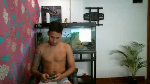 Snapshot of taylor_meghan chatting on October 17, 2025, 2:37 am Taylor and Meghan online show from October 17, 2025, 2:37 am