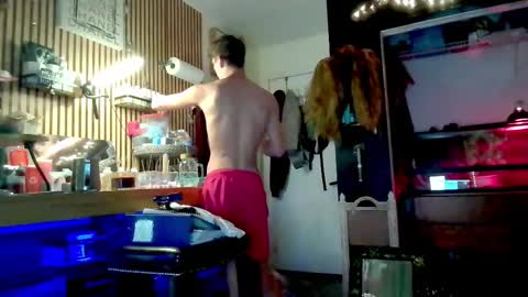 Trevorling online show from September 26, 2025, 7:40 pm