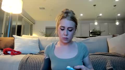 Snapshot of taylorxxxrae chatting on February 6, 2026, 3:22 am Taylor Rae online show from February 6, 2026, 3:22 am