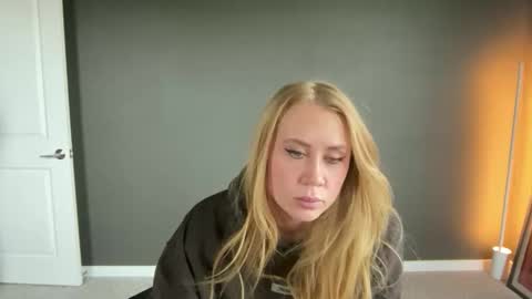 Snapshot of taylorxxxrae chatting on February 10, 2026, 12:26 am Taylor Rae online show from February 10, 2026, 12:26 am