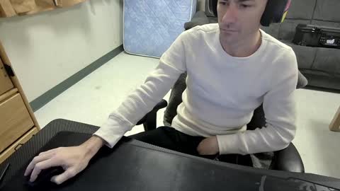 Snapshot of tbone_93 chatting on December 8, 2024, 7:54 pm Tbone online show from December 8, 2024, 7:54 pm