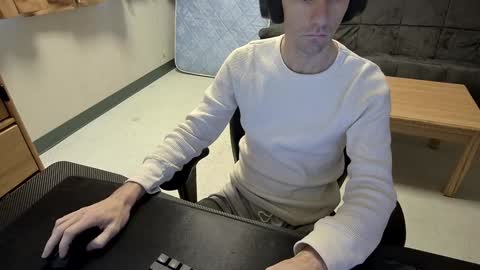 Snapshot of tbone_93 chatting on December 11, 2024, 11:10 pm Tbone online show from December 11, 2024, 11:10 pm