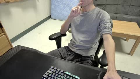 Snapshot of tbone_93 chatting on December 13, 2024, 7:25 am Tbone online show from December 13, 2024, 7:25 am