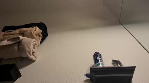 Luis online show from October 14, 2025, 3:46 pm