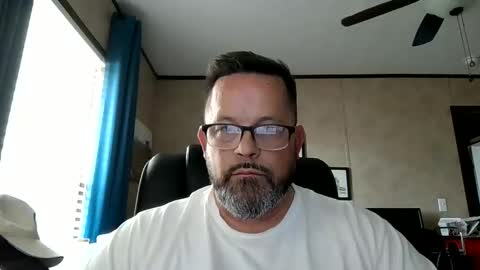 Snapshot of tdhawk87 chatting on February 24, 2026, 9:02 pm tdhawk87 online show from February 24, 2026, 9:02 pm