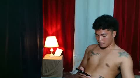 teahyun_yeongsu online show from November 19, 2025, 6:57 am