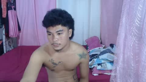 teahyun_yeongsu online show from December 14, 2025, 5:07 pm