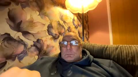 Mark online show from February 25, 2026, 8:18 pm