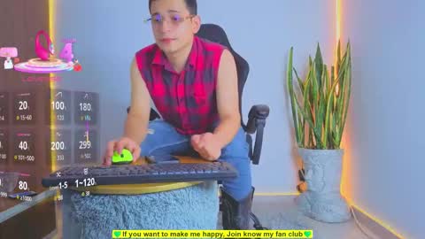 Snapshot of teddy_cowboy chatting on September 15, 2025, 1:05 am Follow me on Twitter boys ryder and instagram teddyscoot 12 online show from September 15, 2025, 1:05 am