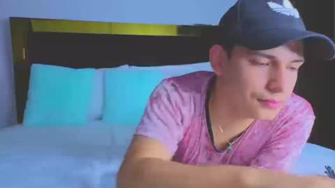 Snapshot of teddy_cowboy chatting on September 18, 2025, 10:01 pm Follow me on Twitter boys ryder and instagram teddyscoot 12 online show from September 18, 2025, 10:01 pm