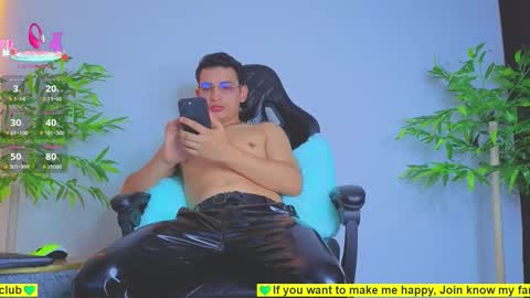 Snapshot of teddy_cowboy chatting on October 1, 2025, 11:33 pm Follow me on Twitter boys ryder and instagram teddyscoot 12 online show from October 1, 2025, 11:33 pm