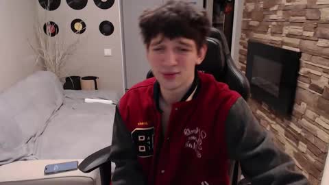 Teddy online show from November 10, 2025, 9:41 am