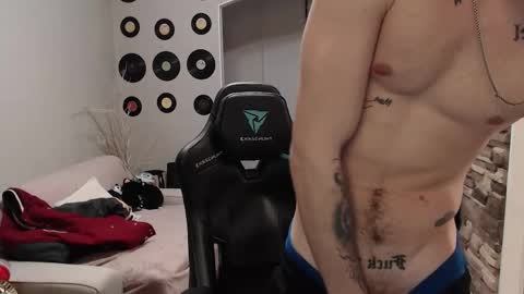 Teddy online show from November 30, 2025, 3:54 am