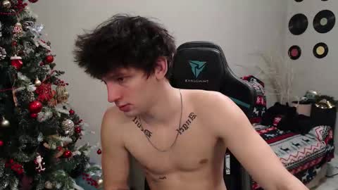 Teddy online show from December 14, 2025, 4:29 am