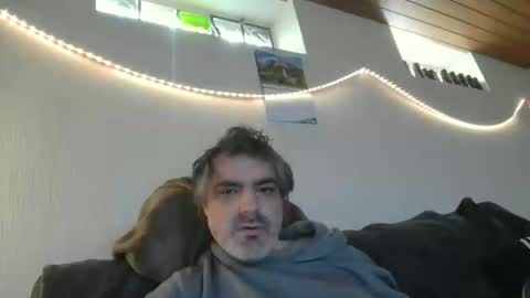 Peter online show from March 8, 2026, 2:54 pm