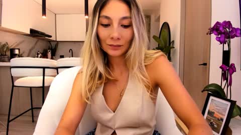 Amy No penetration Virgiin giirl online show from March 2, 2025, 4:07 am
