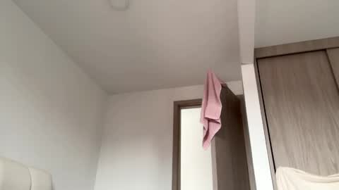 Amy No penetration Virgiin giirl online show from May 21, 2026, 12:23 pm