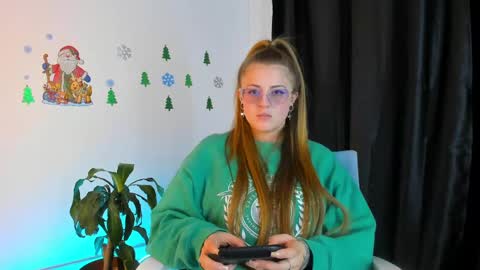 tekila__ online show from December 11, 2024, 8:28 pm