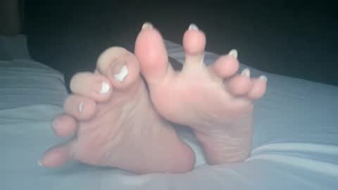 Viv West online show from September 26, 2025, 2:37 am