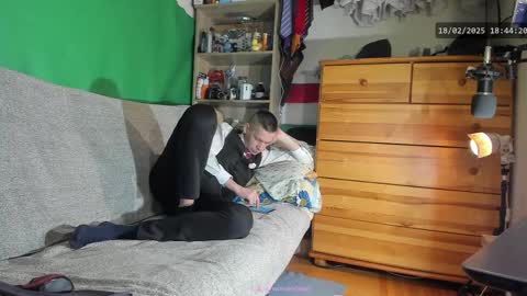 Virg Lszl online show from February 18, 2025, 5:42 pm