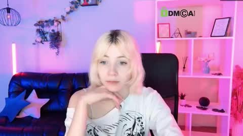 Snapshot of tender_amelia chatting on June 5, 2026, 8:20 am Ami online show from June 5, 2026, 8:20 am