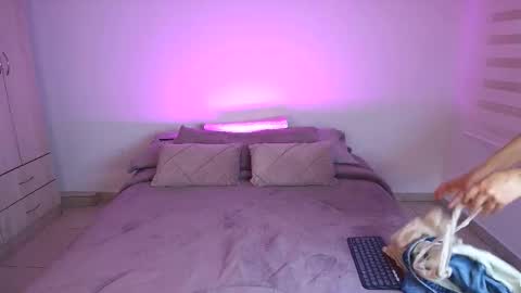 Snapshot of tender_dust chatting on February 25, 2026, 1:37 am tender_dust online show from February 25, 2026, 1:37 am