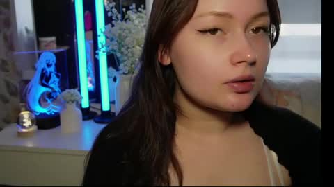 tendre_amelia online show from June 7, 2026, 8:29 am