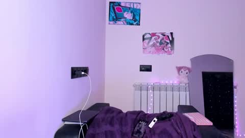 Kira online show from February 15, 2026, 7:54 pm