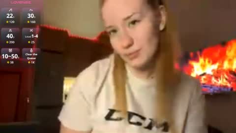 Hello My name is Ida I will be very glad to see you 3 online show from April 8, 2026, 11:05 pm