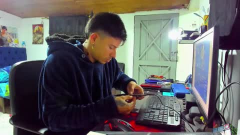 teoyes_ online show from November 8, 2025, 12:00 am