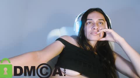 Lisa online show from November 1, 2025, 3:25 pm