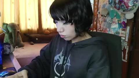 Snapshot of terraelowen chatting on April 18, 2026, 7:07 pm Terra Elowen online show from April 18, 2026, 7:07 pm