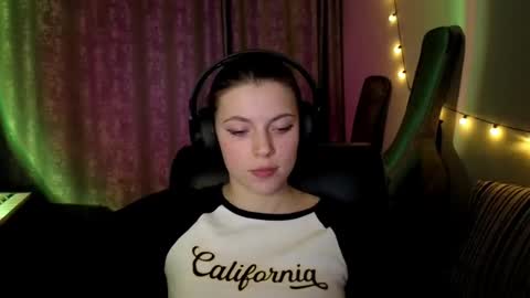 Anny Simpson online show from March 13, 2026, 6:03 pm