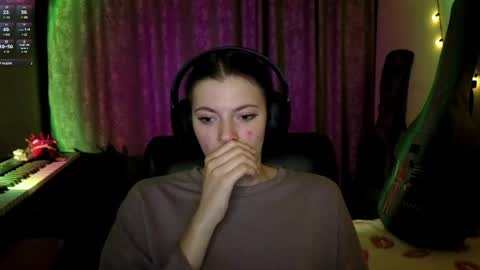 Anny Simpson online show from April 12, 2026, 8:14 pm