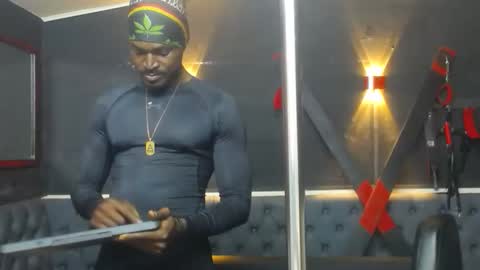 terranze_z online show from January 31, 2026, 8:51 pm