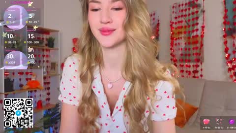 Snapshot of tesalune chatting on February 18, 2025, 2:05 am Tessa online show from February 18, 2025, 2:05 am