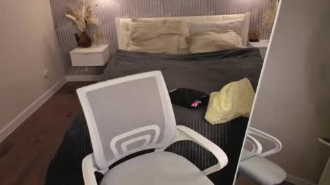 Snapshot of tessa_ashe chatting on May 20, 2026, 5:19 pm Tessa online show from May 20, 2026, 5:19 pm