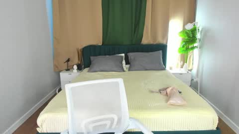 Snapshot of tessa_ashe chatting on June 5, 2026, 12:55 pm Tessa online show from June 5, 2026, 12:55 pm