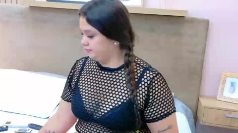 tessa stones online show from January 14, 2026, 3:34 am
